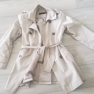 Like-new Ralph Lauren Belted Trench Coat